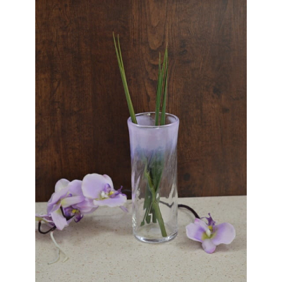 Liliowy wazon tuba